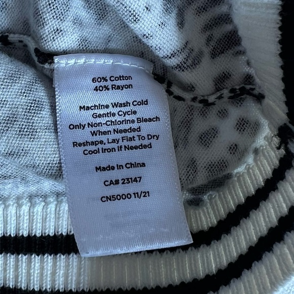 Talbots Women’s Black and White Short Sleeve Lightweight Sweater- LP - Picture 4 of 9